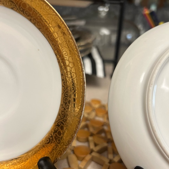 ROYAL LB BARVARIA warranted 18carat gold saucers. Used in good cond. 5.7”dia. - Picture 4 of 12